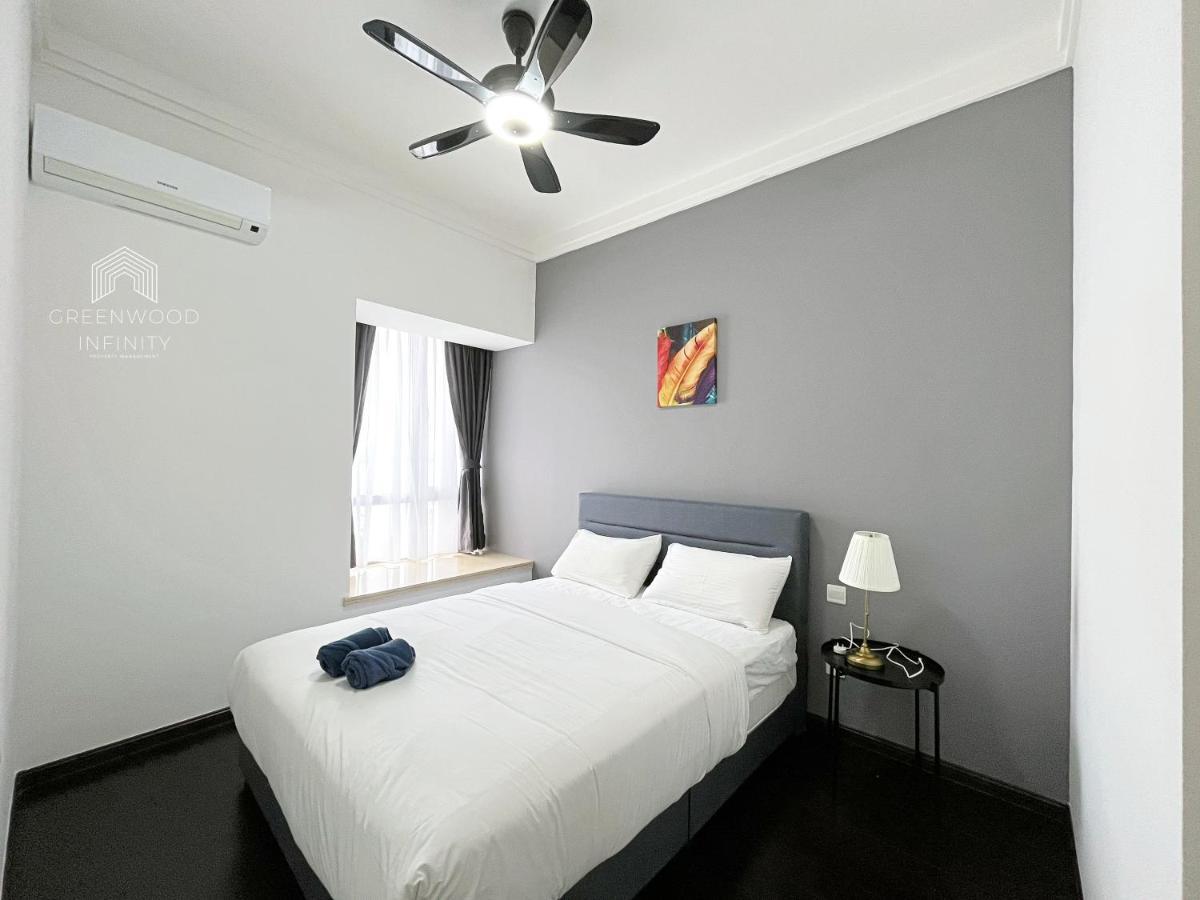 R&f Princess Cove Seafront 2-beds By Gw Apartemen